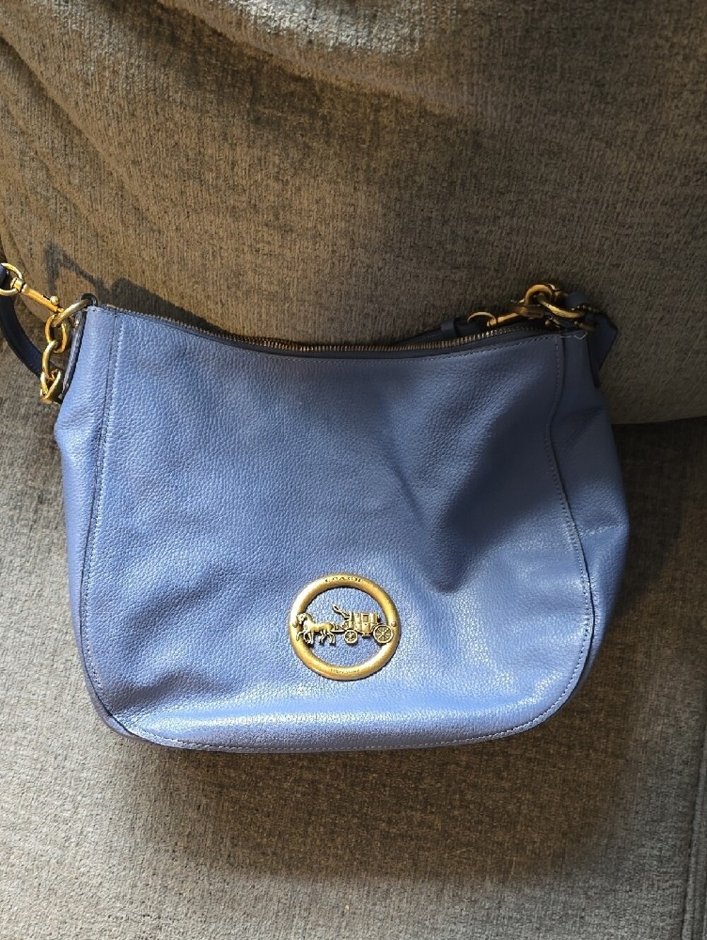 Coach Periwinkle Pebble  Leather Shoulder Bag with Gold Hardware - Picture 4 of 6